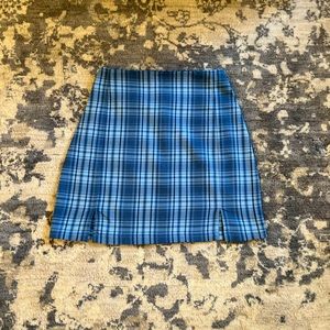 Brandy Melville : Women/Teens Cara Skirt / Size
(0-4)